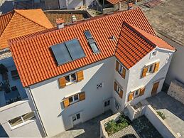 Apartment M&J - Comfort Two Bedroom Apartment With Terrace and Sea Vie