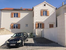 Apartment M&J - Comfort Two Bedroom Apartment With Terrace and Sea Vie