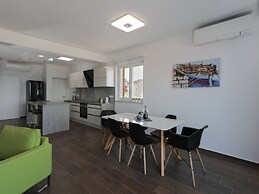 Apartment M&J - Comfort Two Bedroom Apartment With Terrace and Sea Vie