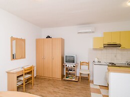 Apartments Skurla - Studio Apartment With Terrace