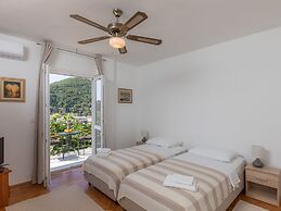 Begovic Guest House - Two-bedroom Suite With Balcony