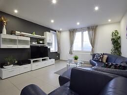 Lovely Holiday Home in Gros Chene With Bubble Bath