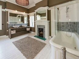 Castle Le Chateau de Balmoral for 22 Persons