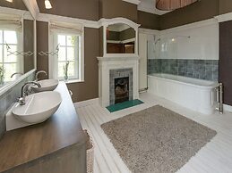 Castle Le Chateau de Balmoral for 22 Persons