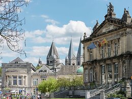 Castle Le Chateau de Balmoral for 22 Persons