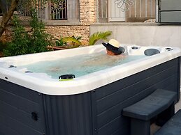 Stone House Blaca - Two Bedroom Stone House With Terrace and Sea View