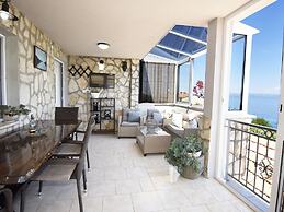 Stone House Blaca - Two Bedroom Stone House With Terrace and Sea View