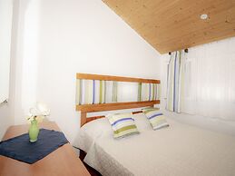 Stone House Blaca - Two Bedroom Stone House With Terrace and Sea View