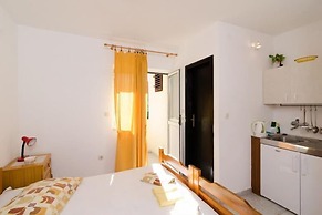 Apartments Dalmatin Zuljana - Studio Apartment 2
