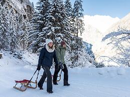 Spacious Holiday Home in Mayrhofen With hot tub