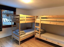 Spacious Holiday Home in Mayrhofen With hot tub