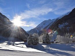 Spacious Holiday Home in Mayrhofen With hot tub