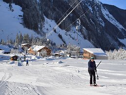 Spacious Holiday Home in Mayrhofen With hot tub