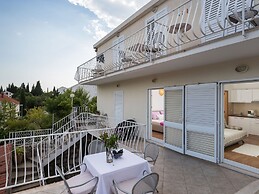 Apartments & Room Eva Slano - One Bedroom Apartment With Terrace a