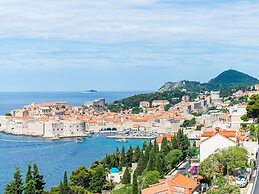 Apartment Reale - One Bedroom Apartment With Balcony and Sea View