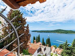 Apartment Reale - One Bedroom Apartment With Balcony and Sea View