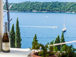 Apartment Reale - One Bedroom Apartment With Balcony and Sea View