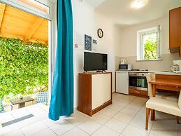 Apartments and Room Frane- Standard Studio With Terrace