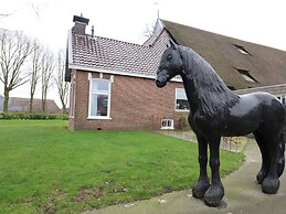 Beautiful Holiday Home Near Horse Farm