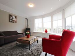 Beautiful Holiday Home Near Horse Farm