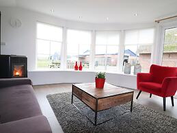 Beautiful Holiday Home Near Horse Farm