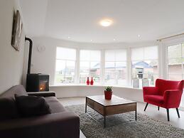 Beautiful Holiday Home Near Horse Farm