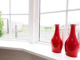 Beautiful Holiday Home Near Horse Farm