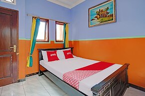 OYO Life 90321 Ken Ken Villa