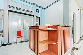 OYO 90396 The Halona Villa Batu