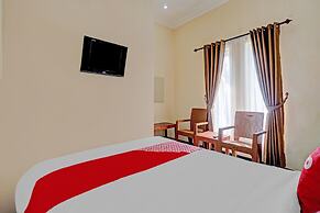 OYO Life 90472 Villa Dua Dua