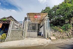 OYO Life 90472 Villa Dua Dua