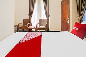 OYO Life 90472 Villa Dua Dua