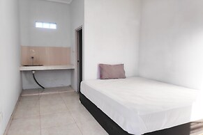 SPOT ON 90962 Sedana House