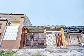 SPOT ON 92370 Sobat Ijen HomestayNearSungai Prengsengan