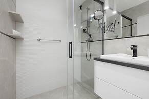 Riverfront Apartment by Renters