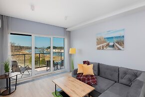 Riverfront Apartment by Renters