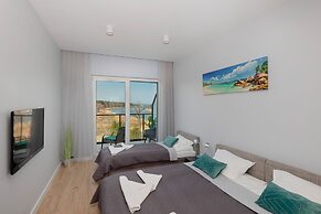 Riverfront Apartment by Renters