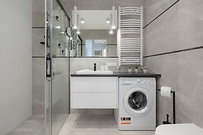 Riverfront Apartment by Renters