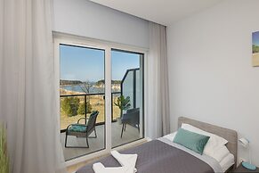 Riverfront Apartment by Renters