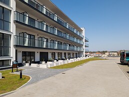 Riverfront Apartment by Renters