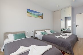 Riverfront Apartment by Renters