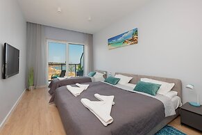 Riverfront Apartment by Renters