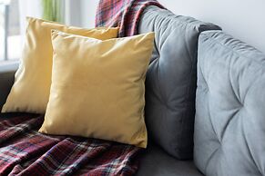 Riverfront Apartment by Renters