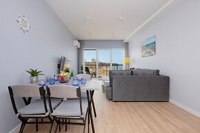 Riverfront Apartment by Renters