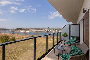 Riverfront Apartment by Renters