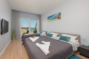 Riverfront Apartment by Renters