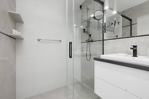 Riverfront Apartment by Renters