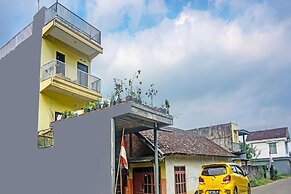 OYO 91588 Ananda Guest House Batu