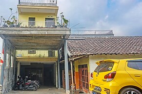 OYO 91588 Ananda Guest House Batu
