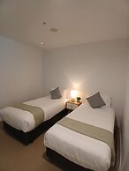 ReadySet Apartment at Midtown